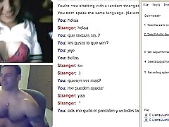 دختران Omegle جوانان برای من فیلم را نشان می دهد.