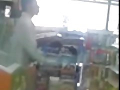 Mastrubation گرفتار در سوپر مارکت