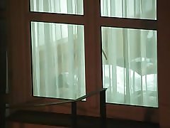 پنجره هتل از طریق courtains