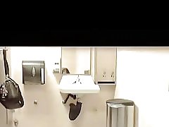 سکسی دختر voyeured در حمام